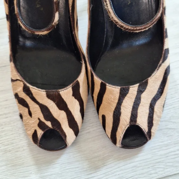 Dolce & Gabbana Pony Hair Mary Jane Pumps 37 - Picture 3 of 10